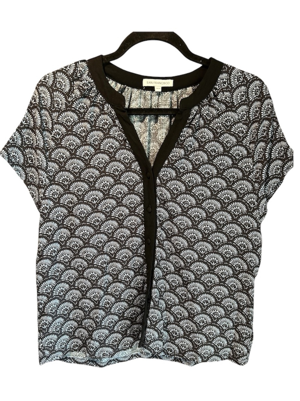 San Francisco Short Sleeve Button-Front Top in Black, Soft Blue & White